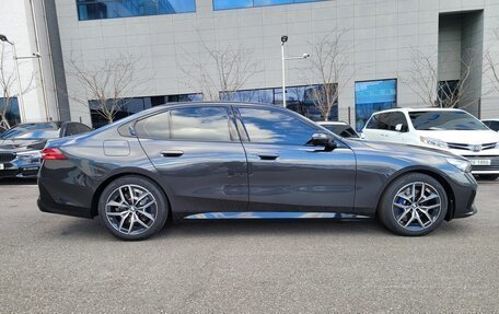 BMW 5 серия, 2025 год, 6 730 000 рублей, 2 фотография