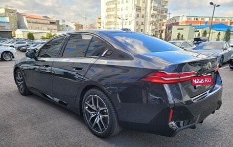 BMW 5 серия, 2025 год, 6 730 000 рублей, 5 фотография