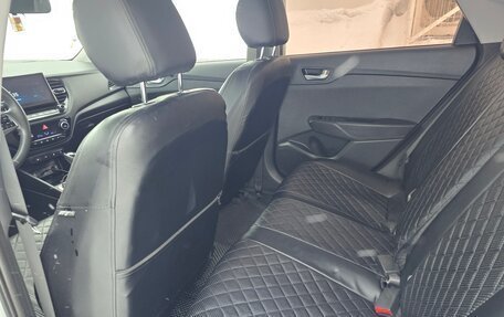 Hyundai Solaris II рестайлинг, 2021 год, 1 900 000 рублей, 19 фотография