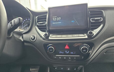 Hyundai Solaris II рестайлинг, 2021 год, 1 900 000 рублей, 18 фотография