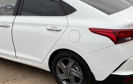 Hyundai Solaris II рестайлинг, 2021 год, 1 900 000 рублей, 24 фотография