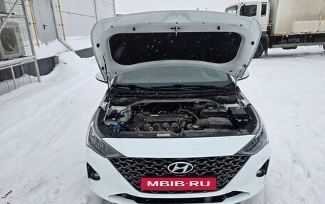 Hyundai Solaris II рестайлинг, 2021 год, 1 900 000 рублей, 13 фотография