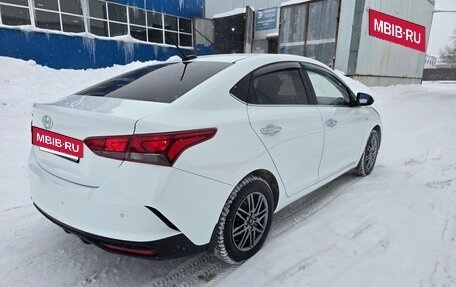 Hyundai Solaris II рестайлинг, 2021 год, 1 900 000 рублей, 7 фотография