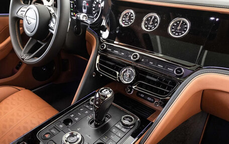 Bentley Flying Spur, 2026 год, 30 000 000 рублей, 6 фотография