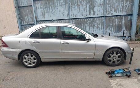 Mercedes-Benz C-Класс, 2000 год, 290 000 рублей, 3 фотография