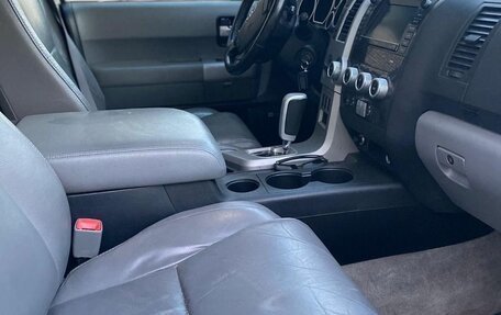 Toyota Sequoia II рестайлинг, 2008 год, 2 650 000 рублей, 12 фотография