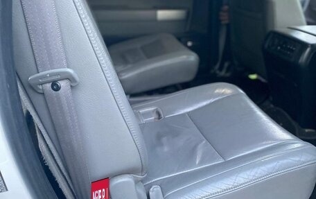 Toyota Sequoia II рестайлинг, 2008 год, 2 650 000 рублей, 9 фотография