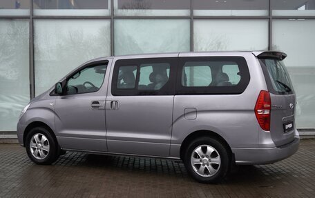 Hyundai Grand Starex Grand Starex I рестайлинг 2, 2014 год, 1 699 000 рублей, 2 фотография