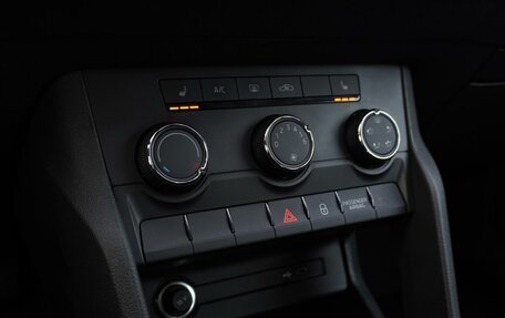 Skoda Karoq I, 2021 год, 2 399 000 рублей, 24 фотография