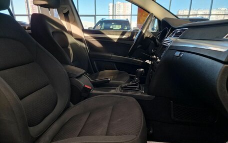 Skoda Superb III рестайлинг, 2014 год, 999 000 рублей, 23 фотография