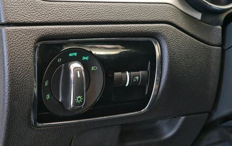 Skoda Superb III рестайлинг, 2014 год, 999 000 рублей, 25 фотография