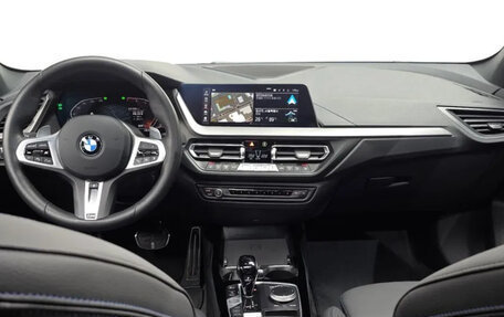 BMW 1 серия, 2023 год, 4 360 000 рублей, 7 фотография