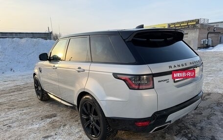 Land Rover Range Rover Sport II, 2021 год, 8 300 000 рублей, 3 фотография