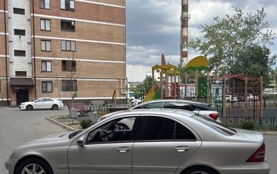 Mercedes-Benz C-Класс, 2002 год, 750 000 рублей, 1 фотография