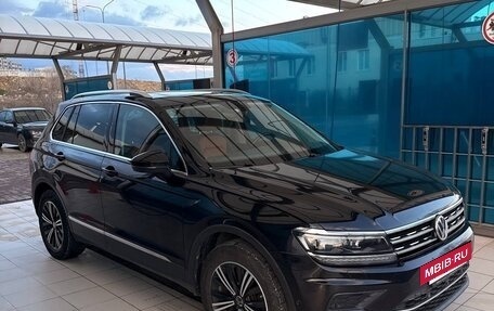 Volkswagen Tiguan II, 2018 год, 2 499 000 рублей, 11 фотография