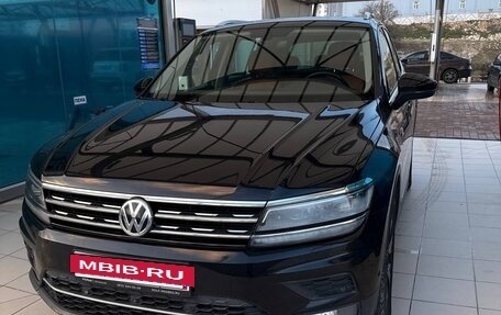 Volkswagen Tiguan II, 2018 год, 2 499 000 рублей, 3 фотография