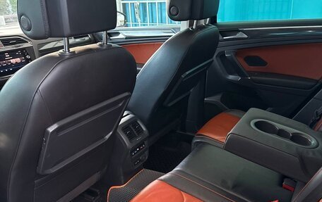 Volkswagen Tiguan II, 2018 год, 2 499 000 рублей, 30 фотография