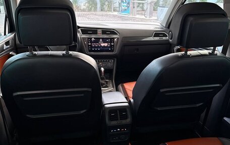 Volkswagen Tiguan II, 2018 год, 2 499 000 рублей, 31 фотография