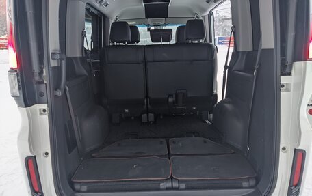 Honda Stepwgn IV, 2019 год, 2 350 000 рублей, 18 фотография