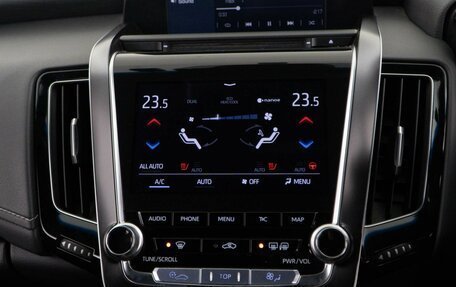 Toyota Crown, 2018 год, 3 098 077 рублей, 18 фотография