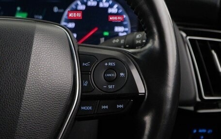 Toyota Crown, 2018 год, 3 098 077 рублей, 13 фотография