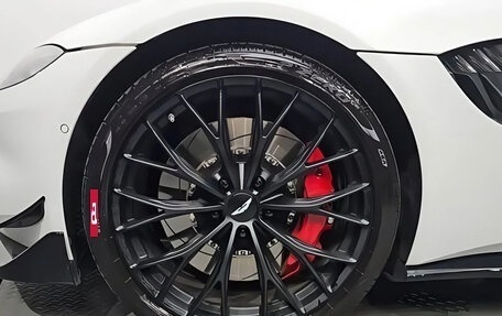 Aston Martin V8 Vantage IV, 2022 год, 19 240 000 рублей, 16 фотография