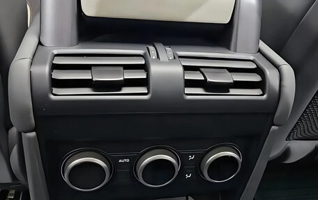 Land Rover Defender II, 2024 год, 11 580 000 рублей, 12 фотография