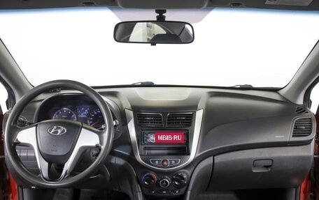 Hyundai Solaris II рестайлинг, 2011 год, 625 000 рублей, 12 фотография