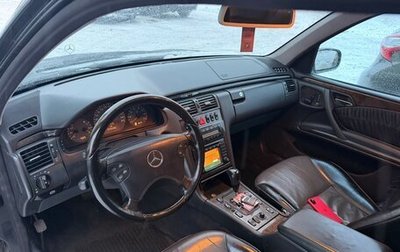 Mercedes-Benz E-Класс, 2000 год, 400 000 рублей, 1 фотография