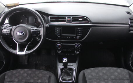 KIA Rio IV, 2017 год, 995 000 рублей, 9 фотография