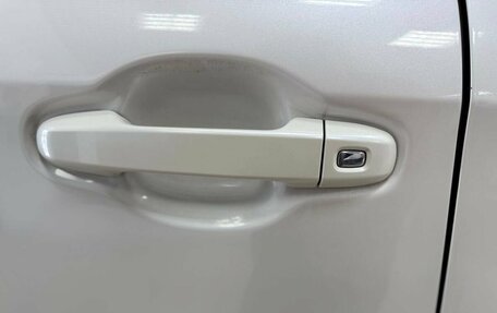 Toyota Voxy III, 2014 год, 1 550 000 рублей, 13 фотография