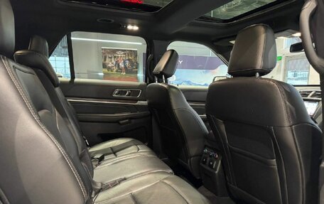 Ford Explorer VI, 2019 год, 2 990 000 рублей, 17 фотография