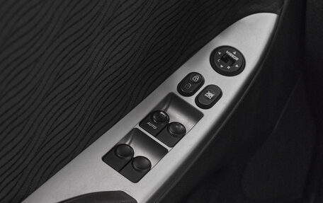 Hyundai Solaris II рестайлинг, 2011 год, 705 000 рублей, 11 фотография