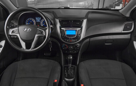 Hyundai Solaris II рестайлинг, 2011 год, 705 000 рублей, 8 фотография