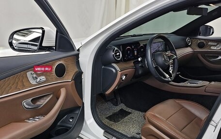 Mercedes-Benz E-Класс, 2022 год, 5 040 000 рублей, 5 фотография