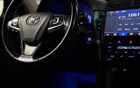 Toyota Camry, 2017 год, 1 900 000 рублей, 3 фотография