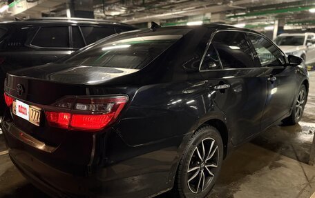 Toyota Camry, 2017 год, 1 900 000 рублей, 10 фотография