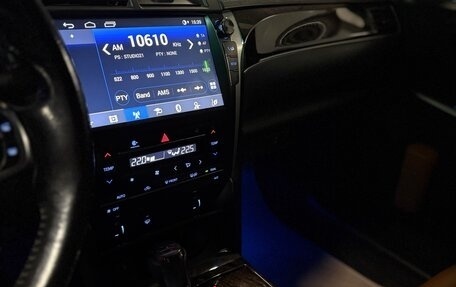 Toyota Camry, 2017 год, 1 900 000 рублей, 5 фотография