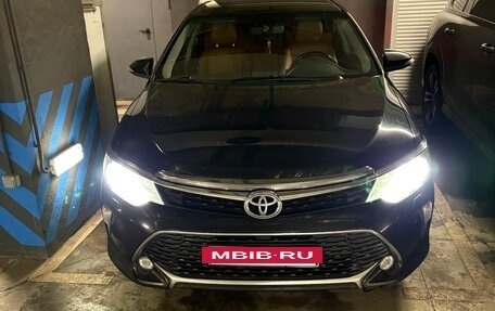 Toyota Camry, 2017 год, 1 900 000 рублей, 9 фотография