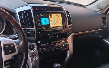 Toyota Land Cruiser 200, 2014 год, 4 000 000 рублей, 1 фотография