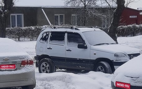 Chevrolet Niva I рестайлинг, 2003 год, 300 000 рублей, 1 фотография