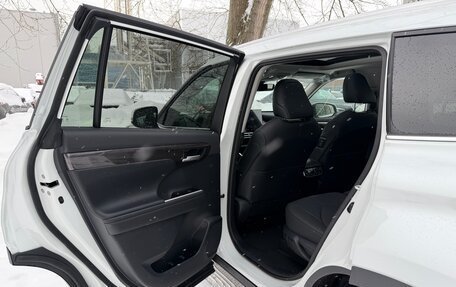 Toyota Highlander, 2026 год, 3 990 000 рублей, 21 фотография