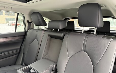 Toyota Highlander, 2026 год, 3 990 000 рублей, 23 фотография