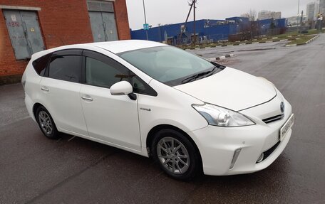 Toyota Prius Alpha I (ZVW40/41), 2014 год, 1 450 000 рублей, 2 фотография