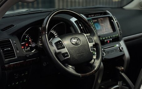 Toyota Land Cruiser 200, 2012 год, 2 999 999 рублей, 21 фотография