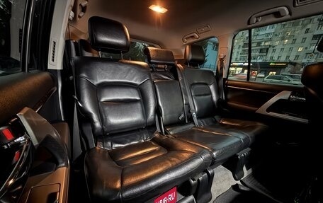 Toyota Land Cruiser 200, 2012 год, 2 999 999 рублей, 31 фотография