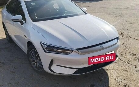 BYD Qin, 2023 год, 1 920 000 рублей, 3 фотография