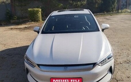 BYD Qin, 2023 год, 1 920 000 рублей, 2 фотография