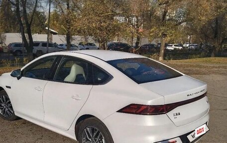 BYD Qin, 2023 год, 1 920 000 рублей, 8 фотография