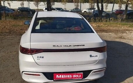 BYD Qin, 2023 год, 1 920 000 рублей, 7 фотография